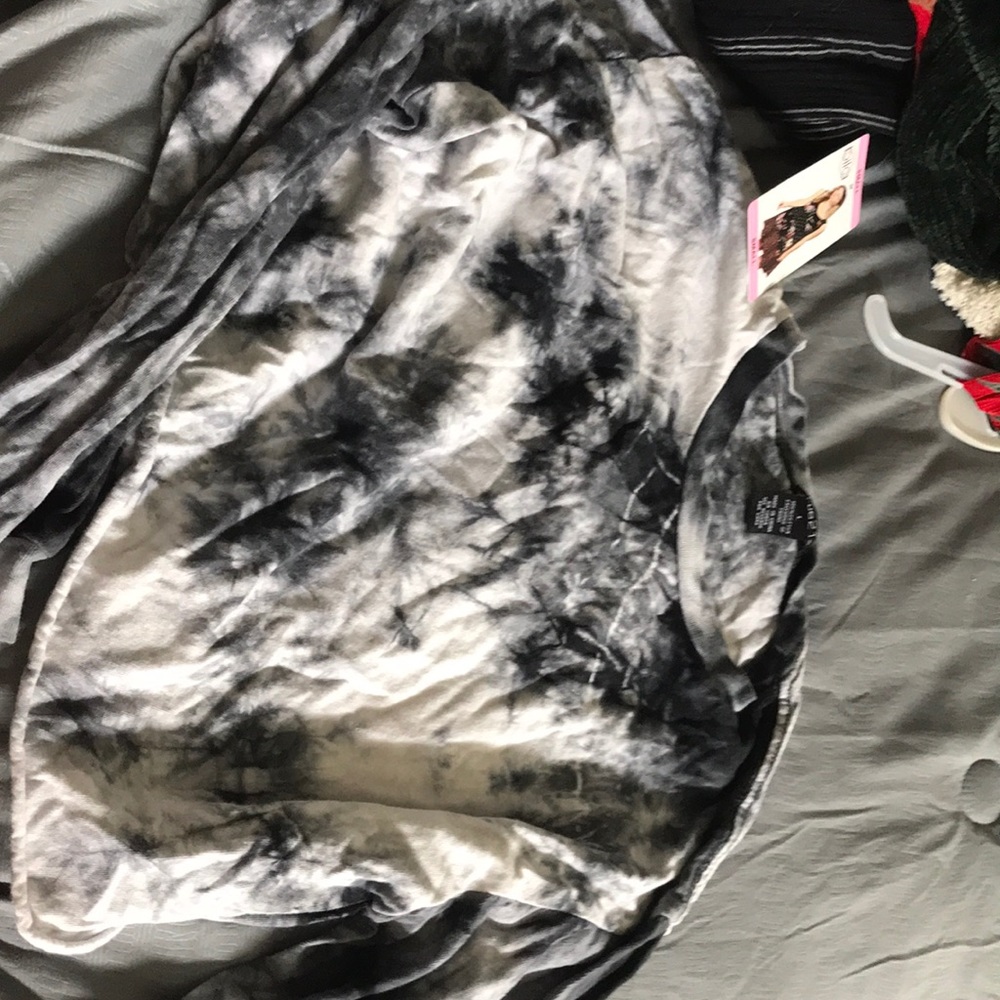 Long sleeved tie dye crop top